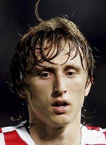 自称海牛翻译的用户：海牛不欠兰克尔-泽工资，还给他预支钱